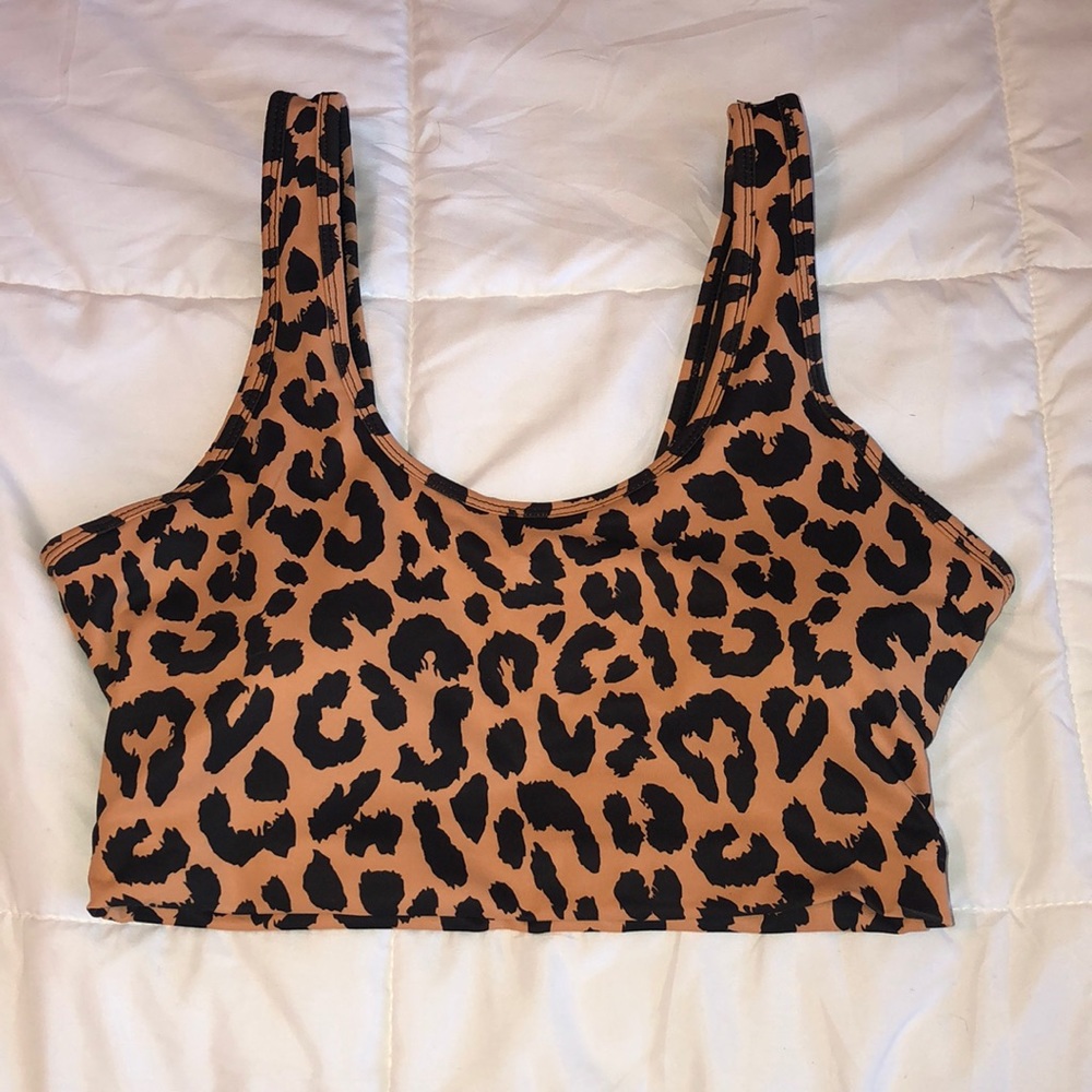 MED Balance Athletica Cheetah top